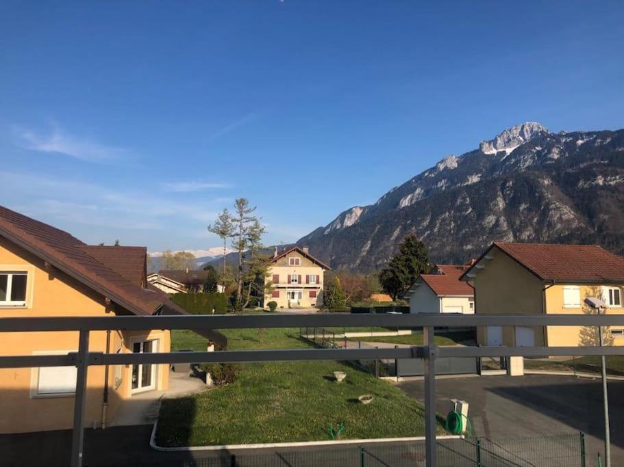 Appartement Belle Vue Sur Les Montagnes Saint-Pierre-en-Faucigny Exterior foto